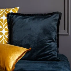 Coussin velours a franges 40x40c