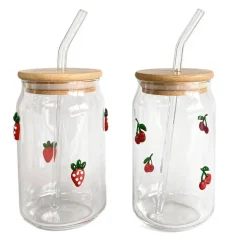 Gobelet en verre avec paille