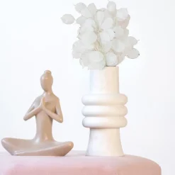 Vase avec tiges