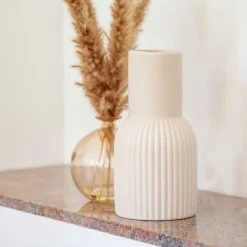 Vase cotele